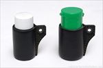 似たサイズがあります。左:LIQUID Bottle Holder(30-32mmボトル用)、右:DRYSHAKE Holder(34-36mmボトル用)。
